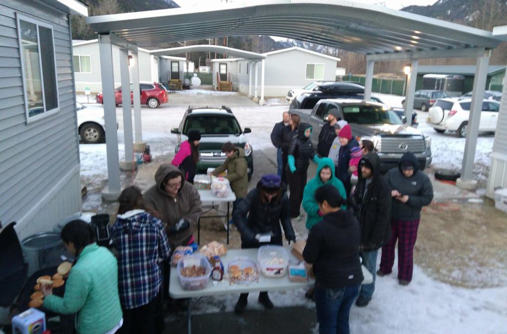 Skagway residents sell barbecue sandwiches in fundraising effort for Florida shooting victims